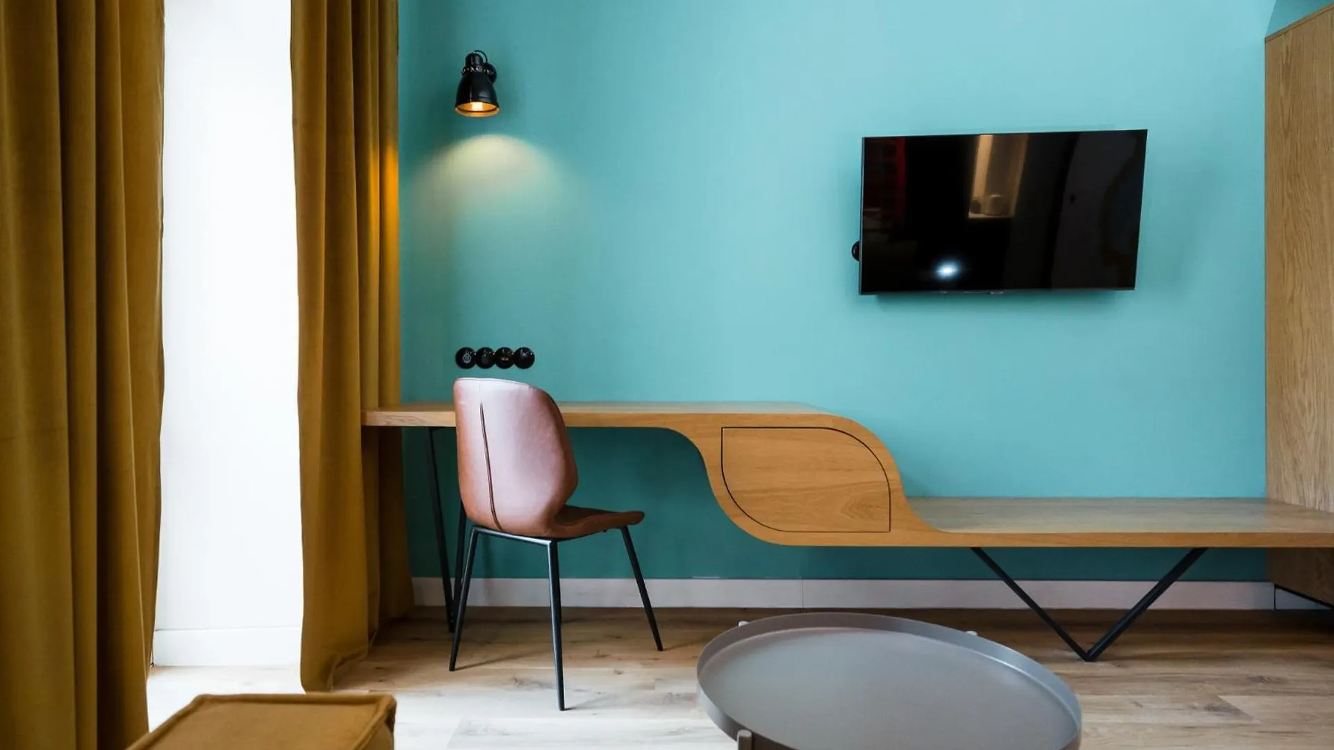 Goldfinger 3-Bed Unique Apartment In The Heart Of Podgorze Krakow Poland