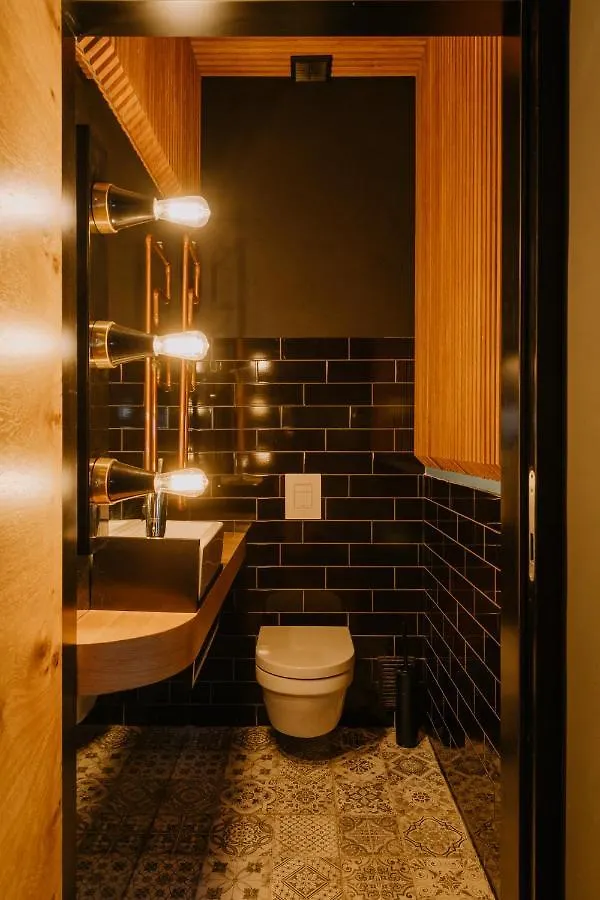 Goldfinger 3-Bed Unique Apartment In The Heart Of Podgorze Krakow